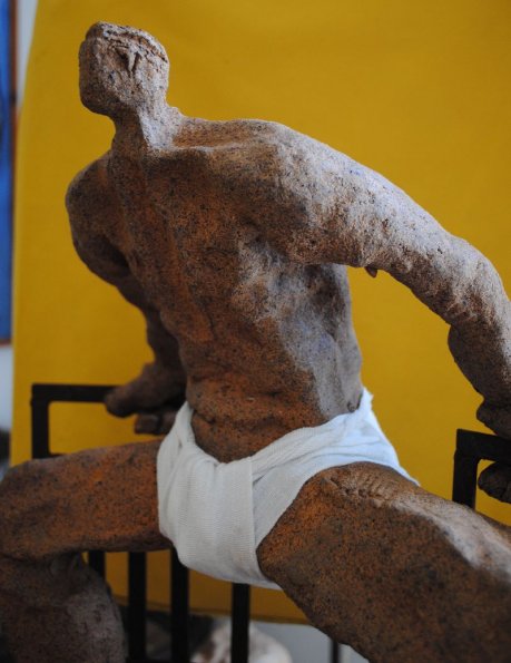 Zwischen zwei Stuehlen D6